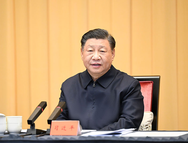 11月30日上午，中共中央总书记、国度主席、中央军委主席习近平在上海主持召开深刻推动长三角一体化发展座谈会并颁发沉要讲话。